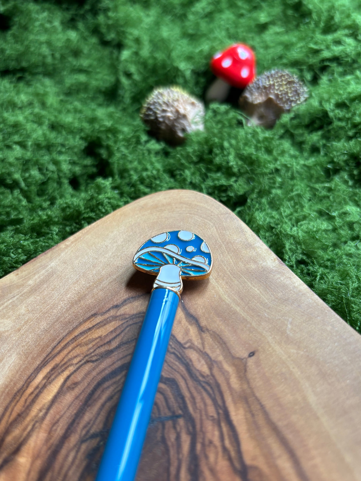 ENAMEL MUSHROOM CHARM PEN