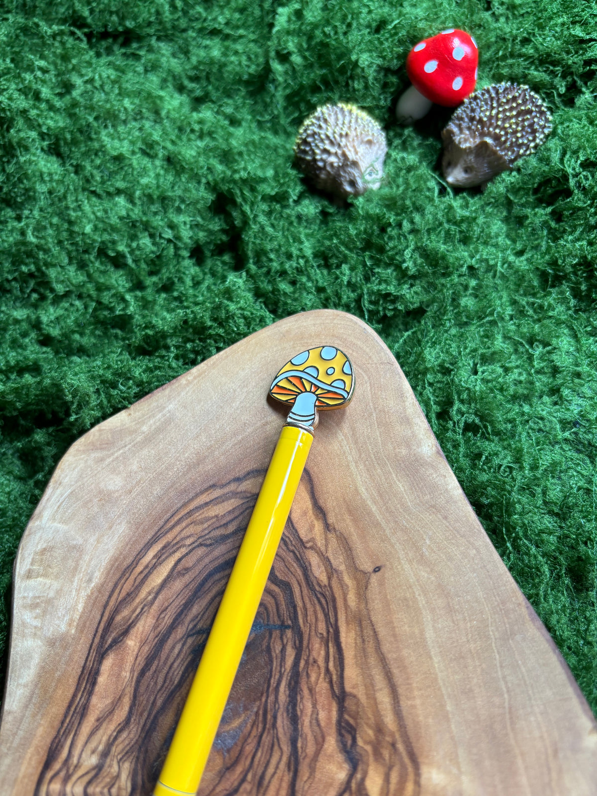 ENAMEL MUSHROOM CHARM PEN